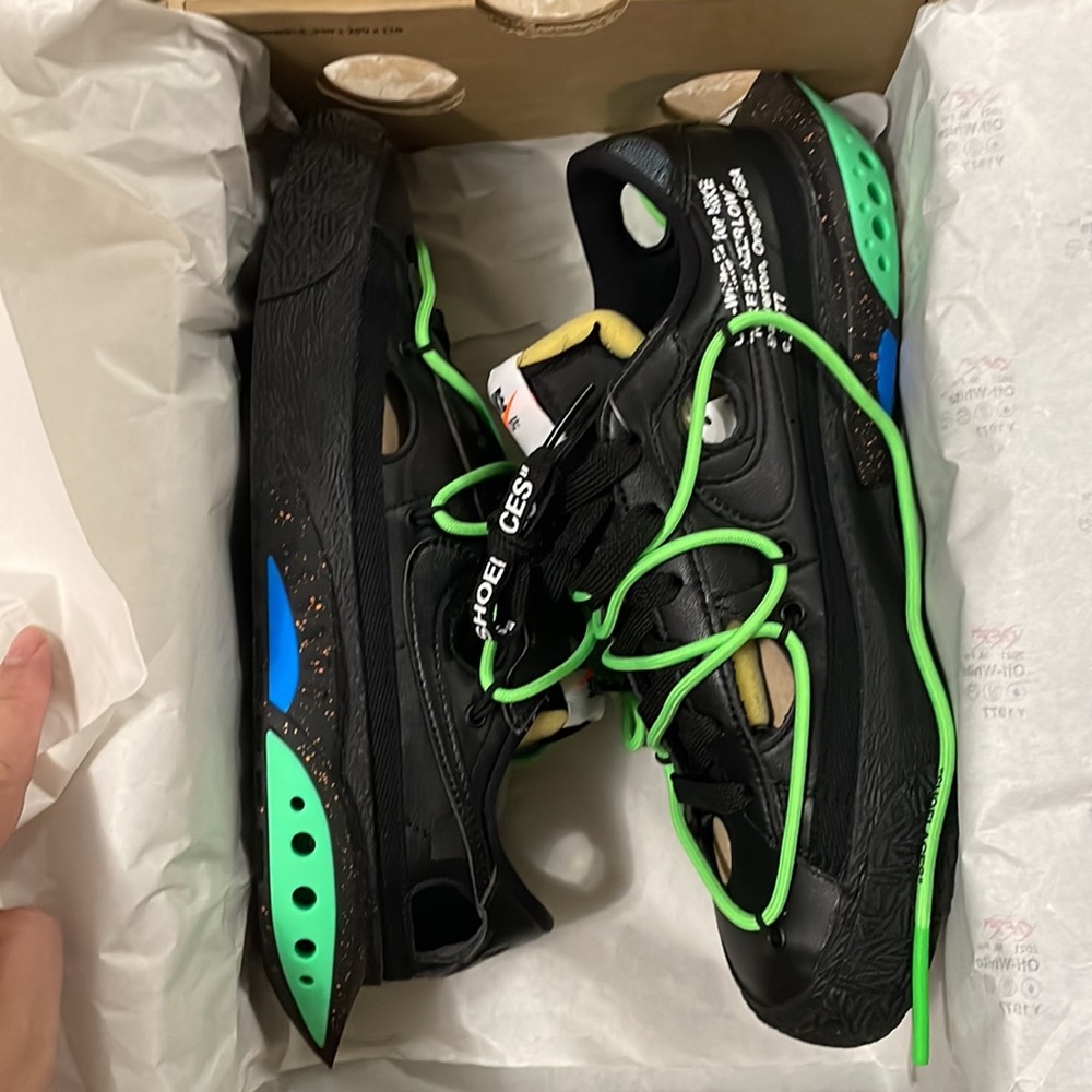 Brand new Off-White x Blazer Low
'Black'